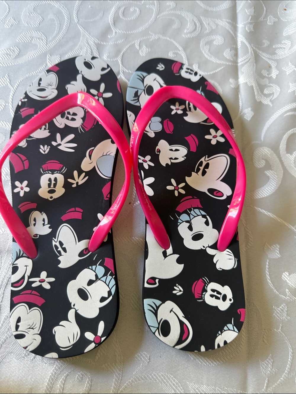 Disney‎ Black Flip Flop Sandals with Hot Pink Straps